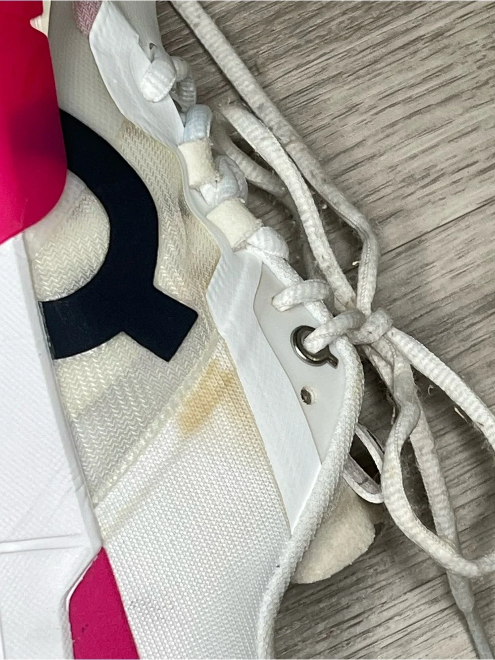 On Brand The Roger Pro 2 Federer White/Pink OC Sneakers Women's Sz 9 *Tiny Flaws